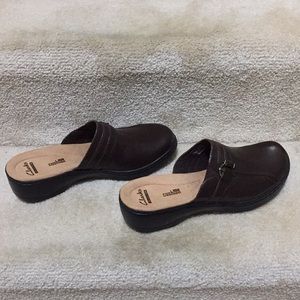 Women's sandals / slip on shoes